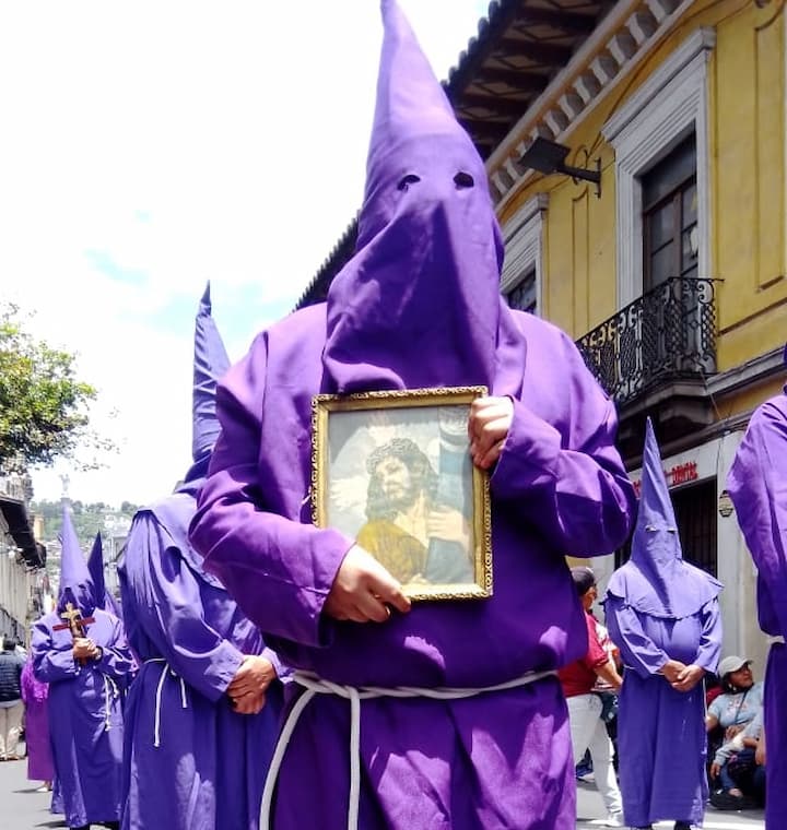 Procesión en Quito con el Jesús del Gran Poder