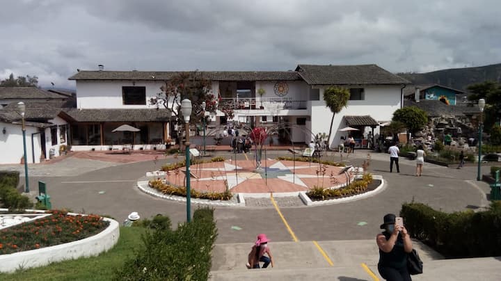 Ciudad Mitad del Mundo, una opción para los visitantes en Quito