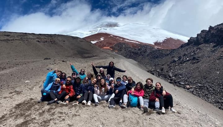 El cuy, los volcanes, el cóndor y la amabilidad de la gente sorprenden a estudiantes españoles en gira por Ecuador