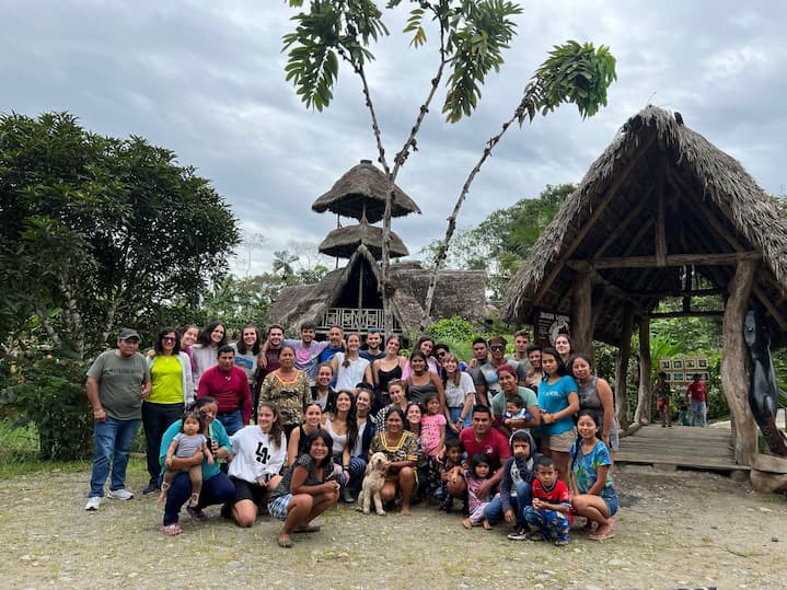 Paisaje amazónico, gastronomía y amabilidad de su gente, cautivan a estudiantes españoles en su visita por Ecuador