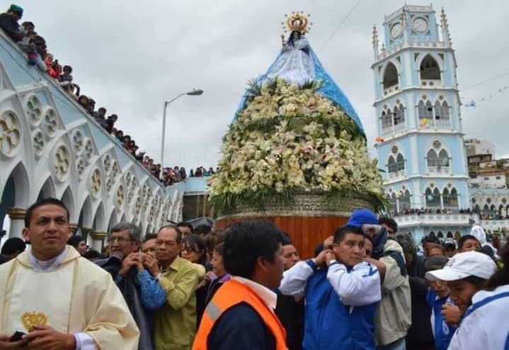 La caminata con la virgen de El Cisne 2022 ya congrega a fieles para su partida; recorrerá 70 km en tres jornadas