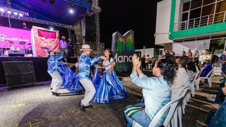 Feriado para escaparse a Manabí