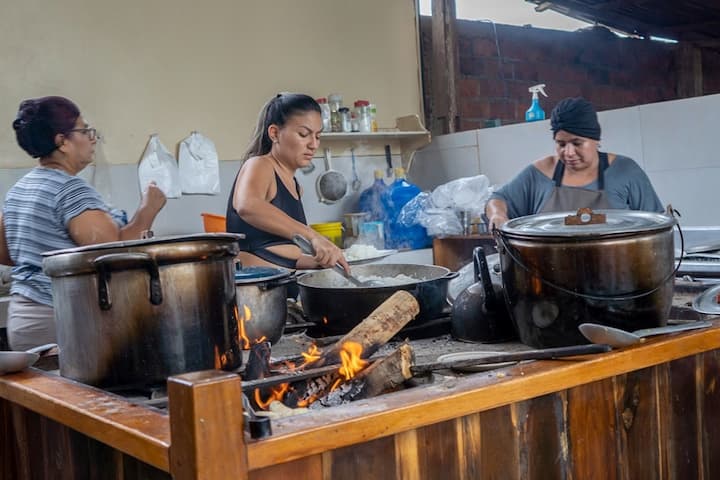 La comida criolla manabita es una de las más ricas del Ecuador; en Manta hay un festival para disfrutarla