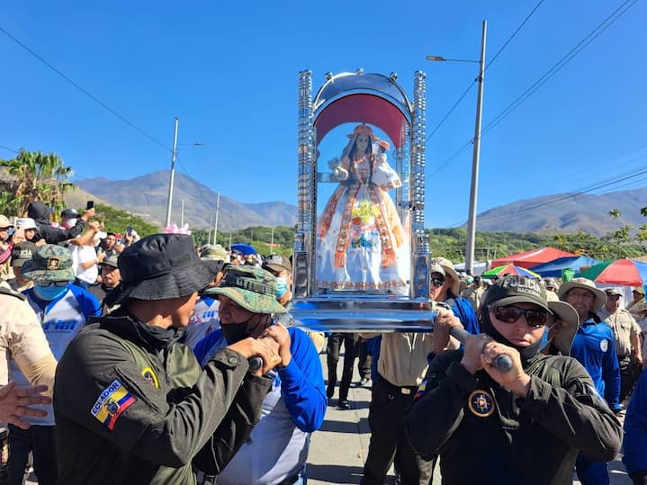 Caminata con la virgen de El Cisne 2022 ya está en Catamayo; 10 mil devotos participaron en la  jornada