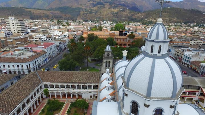 Ibarra, celebra 416 años de fundación, una opción para visitar el norte del país