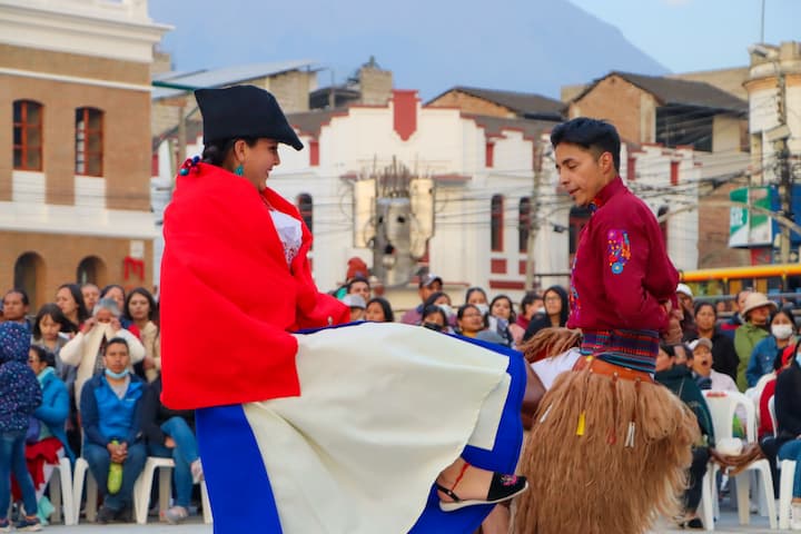 Fiesta del Yamor en su clímax