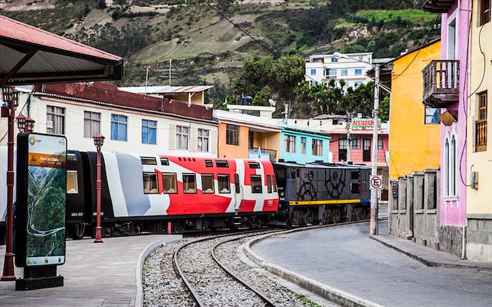 Alausí pide retomar servicio del Tren Ecuador hasta la Nariz del Diablo; actor Will Smith llegó a desempolvar la ruta