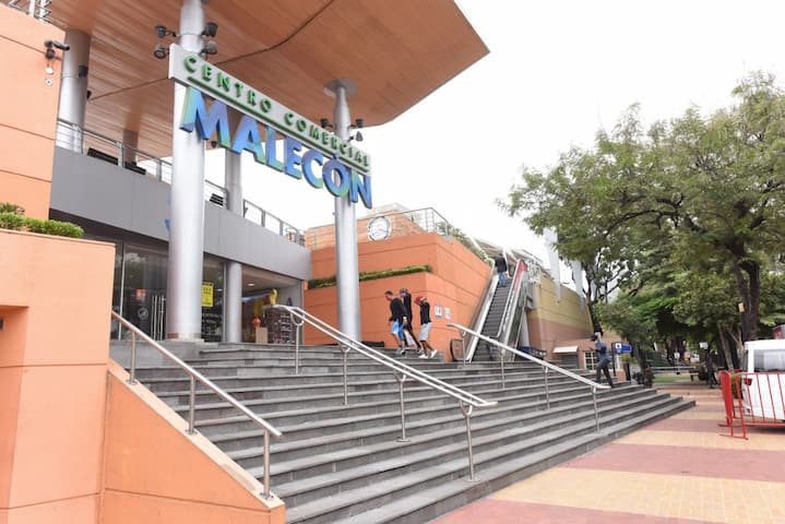 Centro Comercial Malecón 