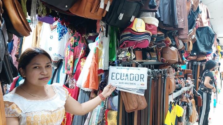 Mercado artesanal de Guayaquil es imán para turistas