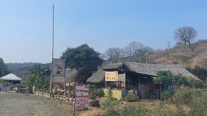 Comida manabita en zona de Zapallo