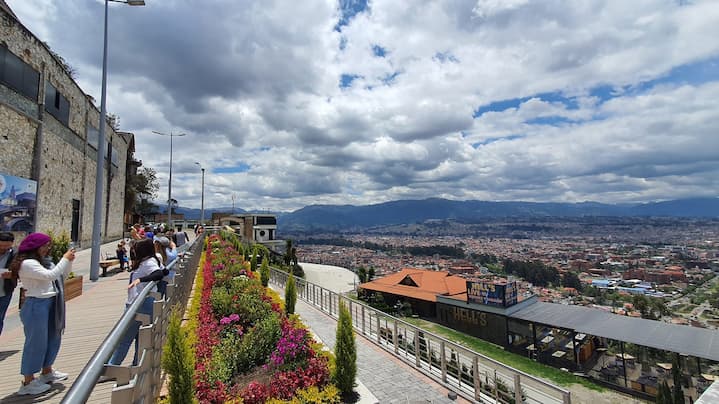 Turi y su renovado mirador enaltecen a Cuenca; hay opciones de diversión con una vista única de la ciudad