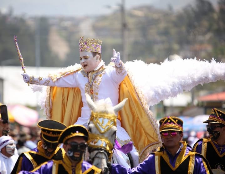 tradicional desfile Mama Negra 2022 