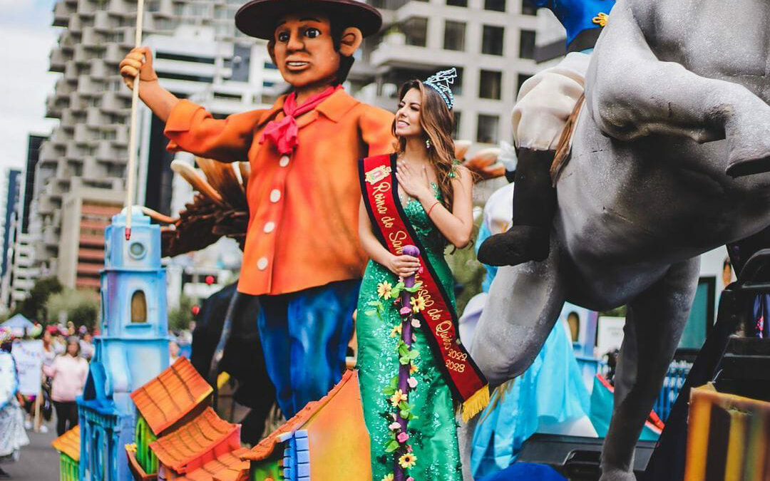 Desfile de la Confraternidad marcó el inicio de eventos sucesivos por las fiestas de Quito; aquí la agenda