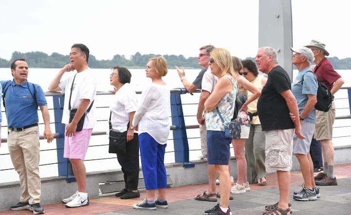 Crucero Silver Moon llegó a Guayaquil