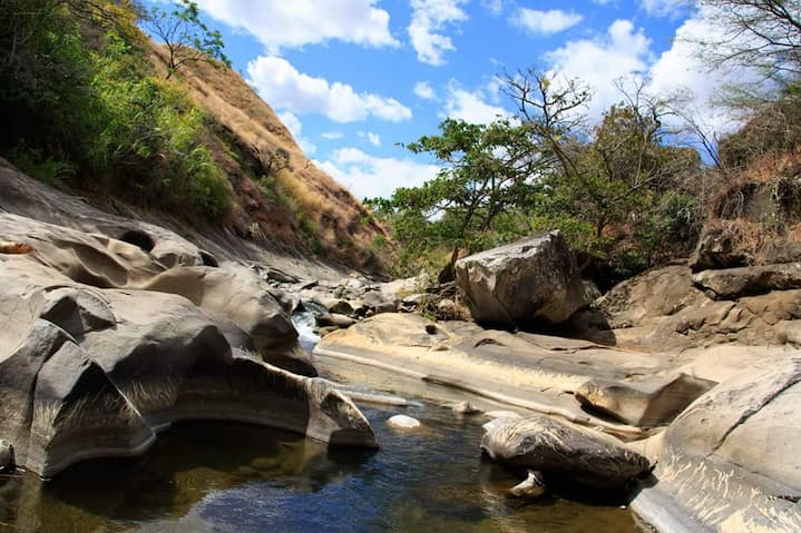 Las piscinas de Pailas Rotas, un enigma de piedras, hoy catalogadas como la más extensas de la provincia de Loja