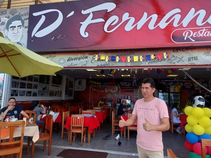 En Las Palmas, Esmeraldas, D´ Fernando Restaurant promociona el encocado con ocho mariscos, una ricura