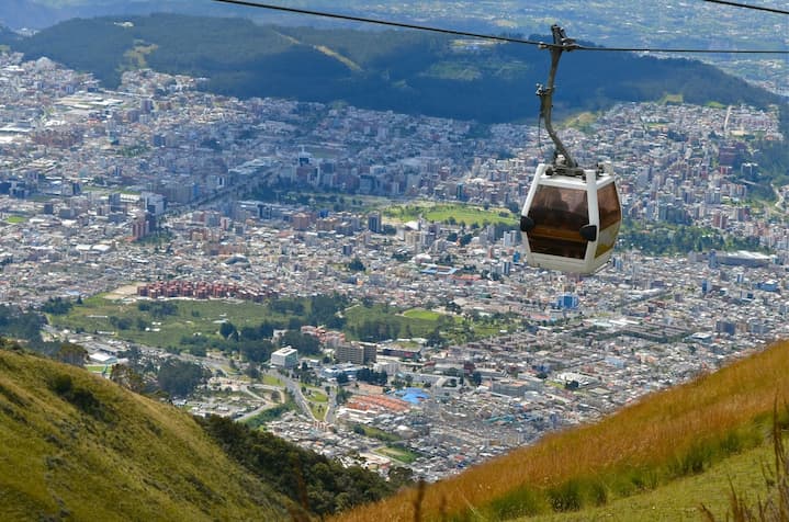 Cinco íconos turísticos de Quito; entre ellos, ver la ciudad desde del Teleférico y caminar por el Centro Histórico
