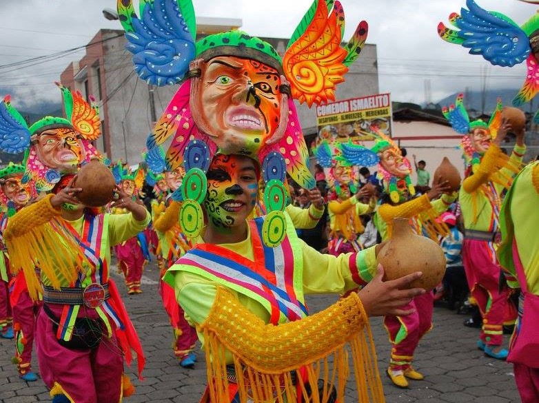 El carnaval de Guaranda se lo disfrutará con variados eventos como comparsas, bailes, desfile, coplas y agua