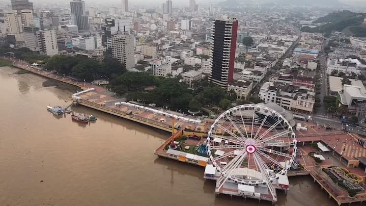 MALECÓN 2000