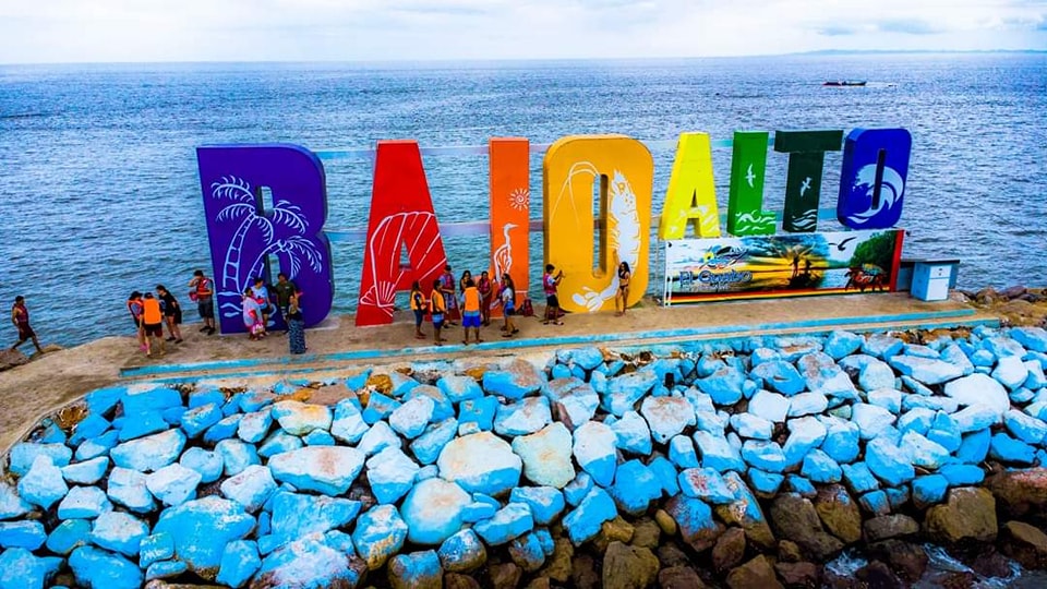 Bajo Alto se convierte en la playa más concurrida de El Oro; los turistas llegan más que a la isla Jambelí