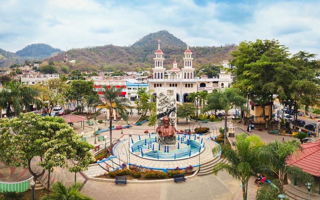 Turismo de naturaleza en el cantón manabita Santa Ana: montañas colosales, cascadas, ríos, gastronomía y más