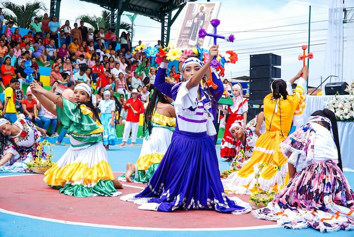 desfile (1) carnaval en Quito