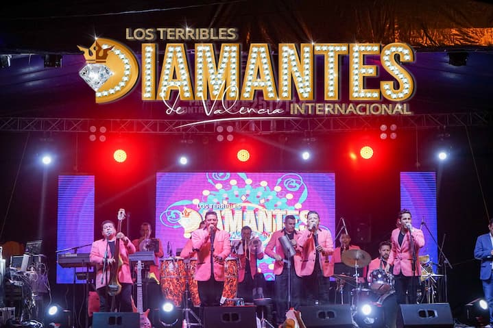 Se cierra agosto, mes de las artes, con romería, show artísticos, ferias, teatro y otros eventos en el Ecuador