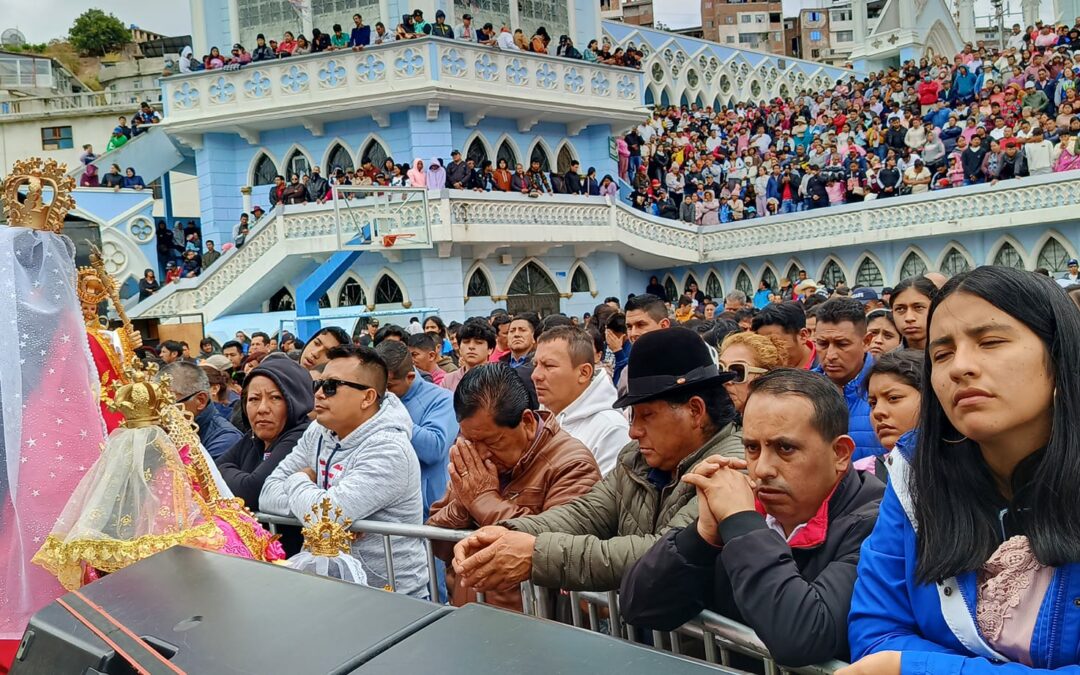 La Churonita llegó a San Pedro de la Bendita entre cantos y rezos de miles de devotos, en el primer día de caminata