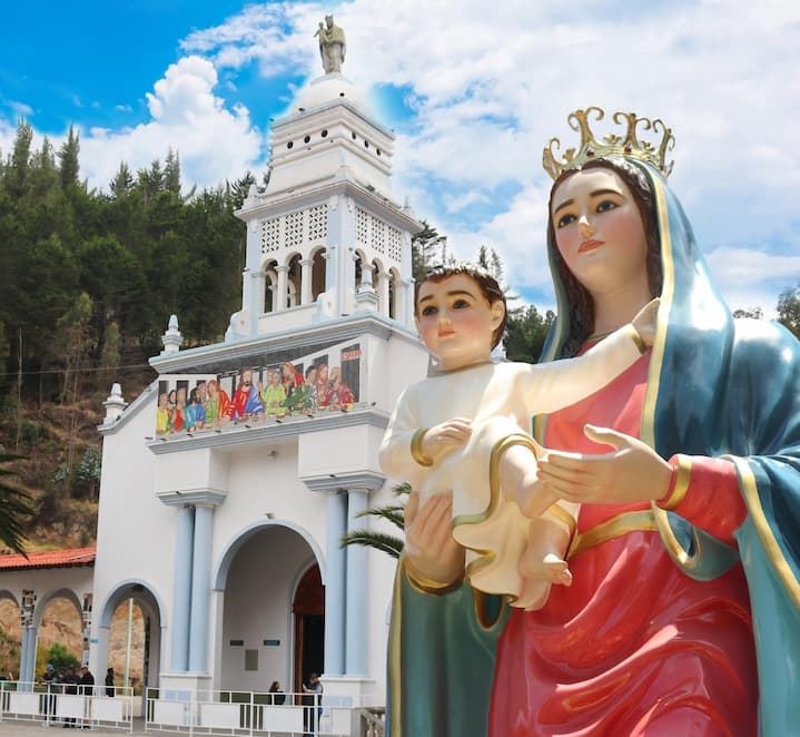 Por la virgen Natividad del Guayco  llegan a Chimbo miles de fieles; todo septiembre es festivo e ideal para el turismo