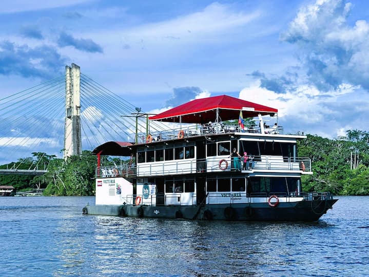 Dos horas a bordo del Victoria Explorer para surcar los tres ríos que bañan a Coca; un paseo fluvial para no olvidar