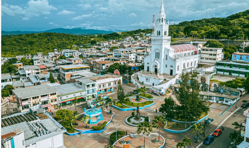 Montecristi, 'Ciudad Creativa', ofrece al turismo sombreros de toquilla, museos, playas y es suya la isla de la Plata