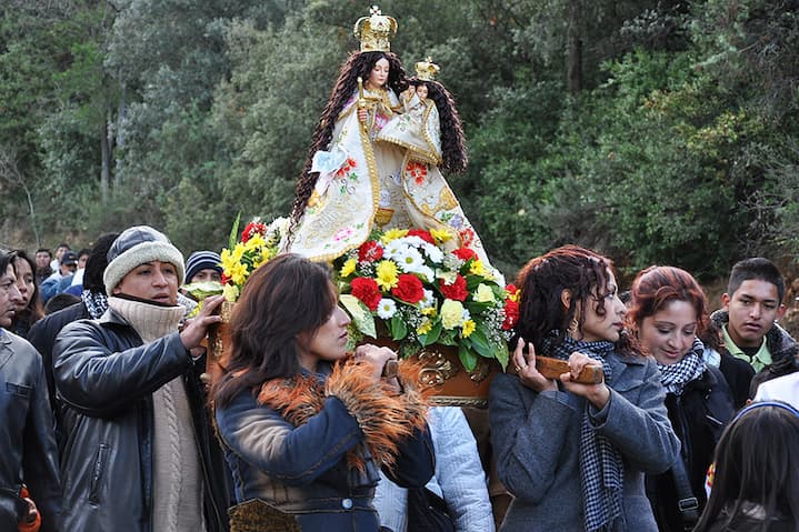La caminata  de fe al santuario de El Quinche concentra a miles de fieles; aquí los horarios, rutas y recomendaciones