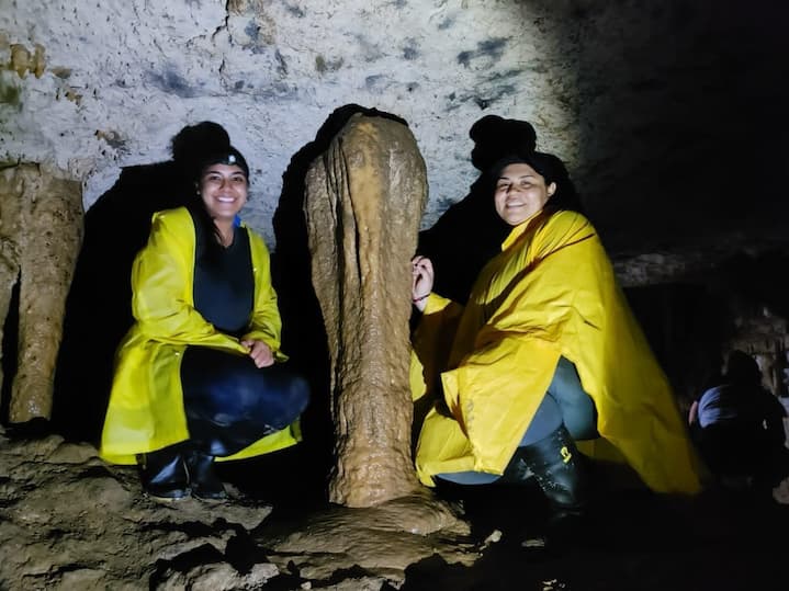 TINAJAS-Y-CAVERNAS-EN-MERA