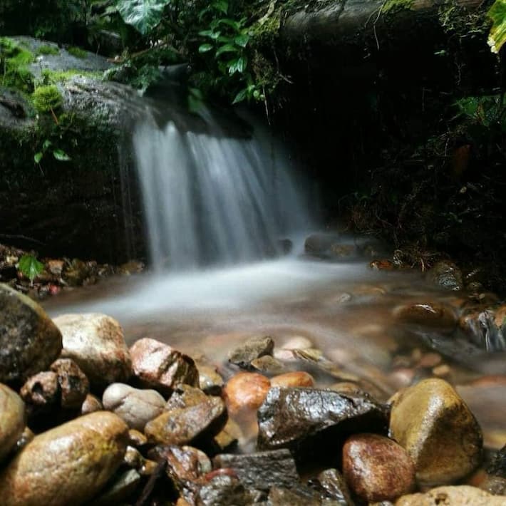 TINAJAS-Y-CAVERNAS-EN-MERA