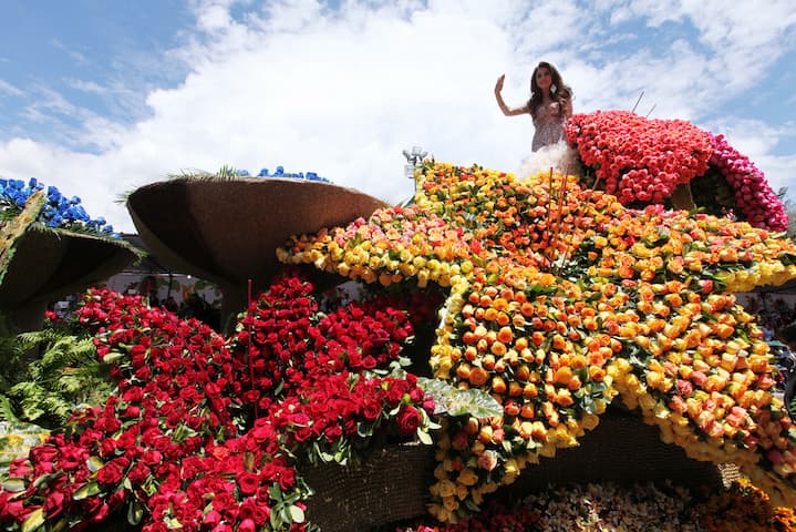 Fiesta flores y frutas en Ambato