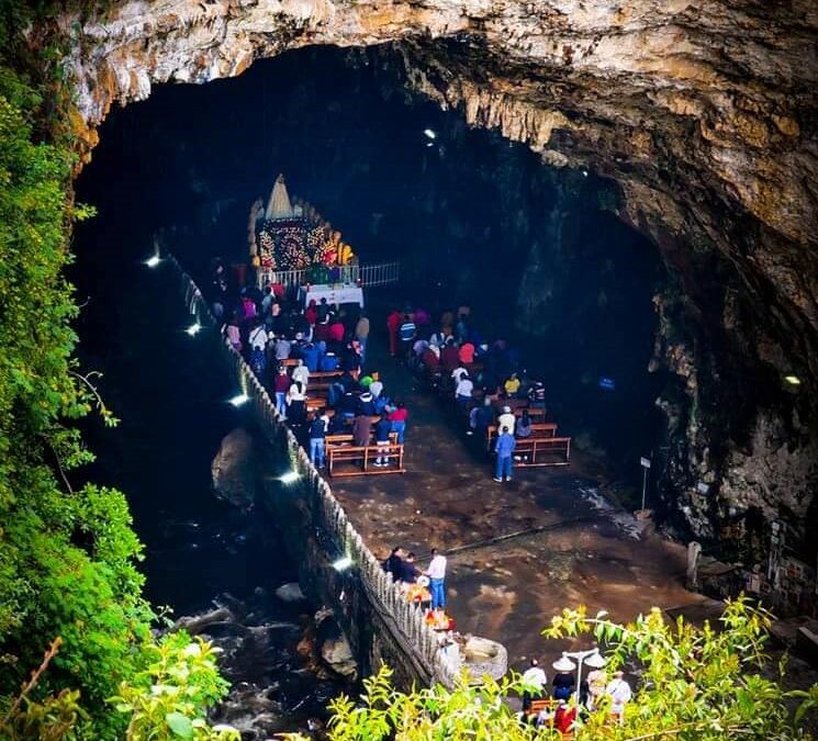 La naturaleza y la fe fueron las arquitectas de la Gruta de La Paz, en Carchi; allí está un santuario de la virgen