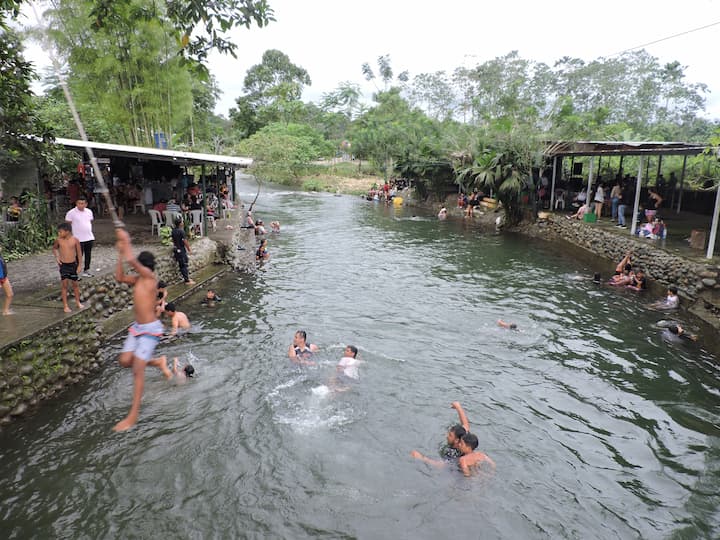 En La Maná, la Quinta Aurelio Angueta aprovecha un río de aguas cristalinas y atiende a turistas de Costa y Sierra