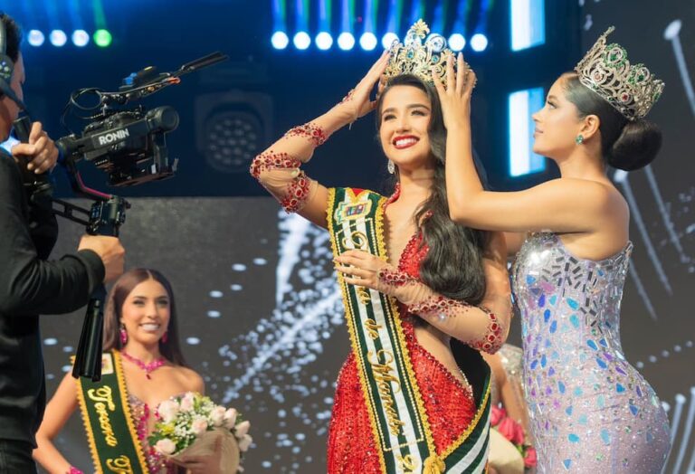 Paula Salomé Zambrano Giler es la Reina de Manabí 2025; ella es del cantón Chone, cuna de mujeres hermosas