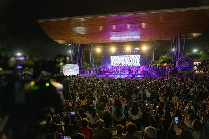 La Esquina de Pérez, amistad, alegría y farra en Portoviejo; organiza el tradicional Avenidazo, la gran fiesta de octubre